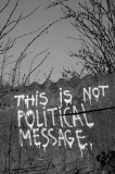 Een van de weinige muurtjes zonder politieke boodschap...geschreven door Magritte?